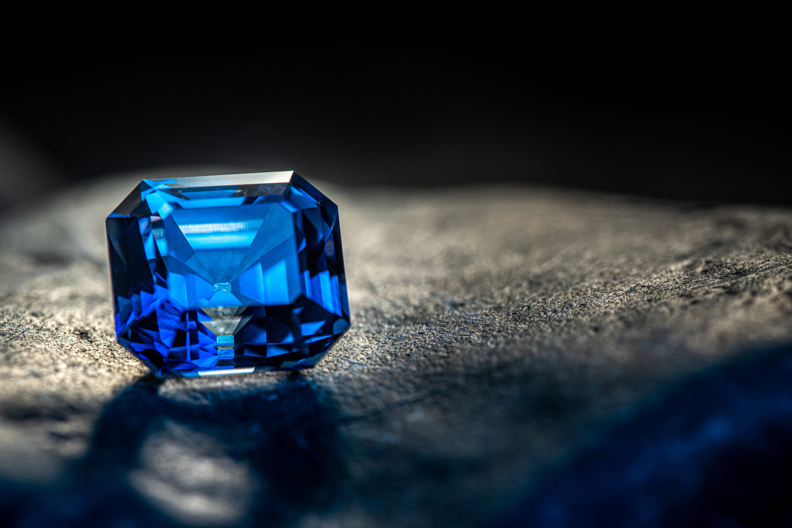 Sapphire Blue Luxury Precious Gemstone Blue Sapphire
